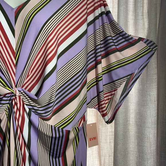 EVRI Maxi Dress - Picture 6 of 9